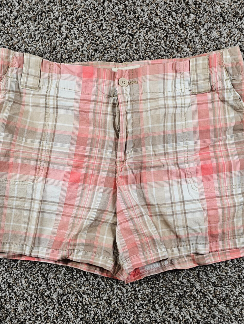 St Johns Bay Womens Sz 16P Petite Chino Shorts Pink Beige Plaid